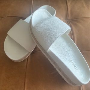 VINCE Aurelia Leather Sandal - White - Size 6